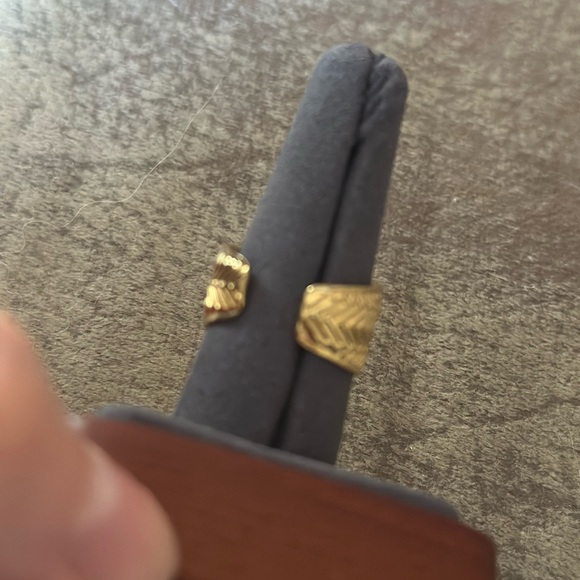 Source Unknown Gold Rings Collection - Picture 2 of 6